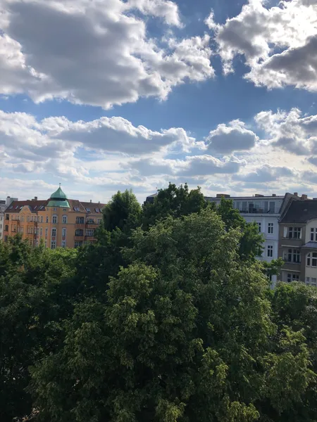 Optimal & helle geschnittene 3-Zi.-Whg. mit großem Balkon, Kochinsel und hochwertiger EBK — photo 1